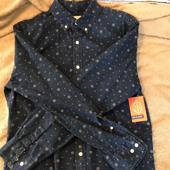 NWT St. John’s Bay Navy Button Up - Picture 5 of 6